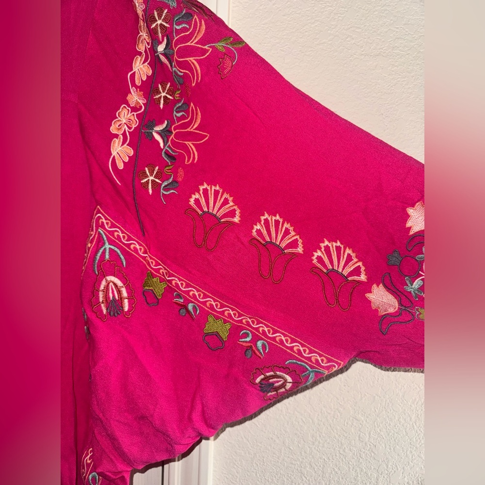 Easel Embroidered Pink Women's Top - Picture 4 of 7